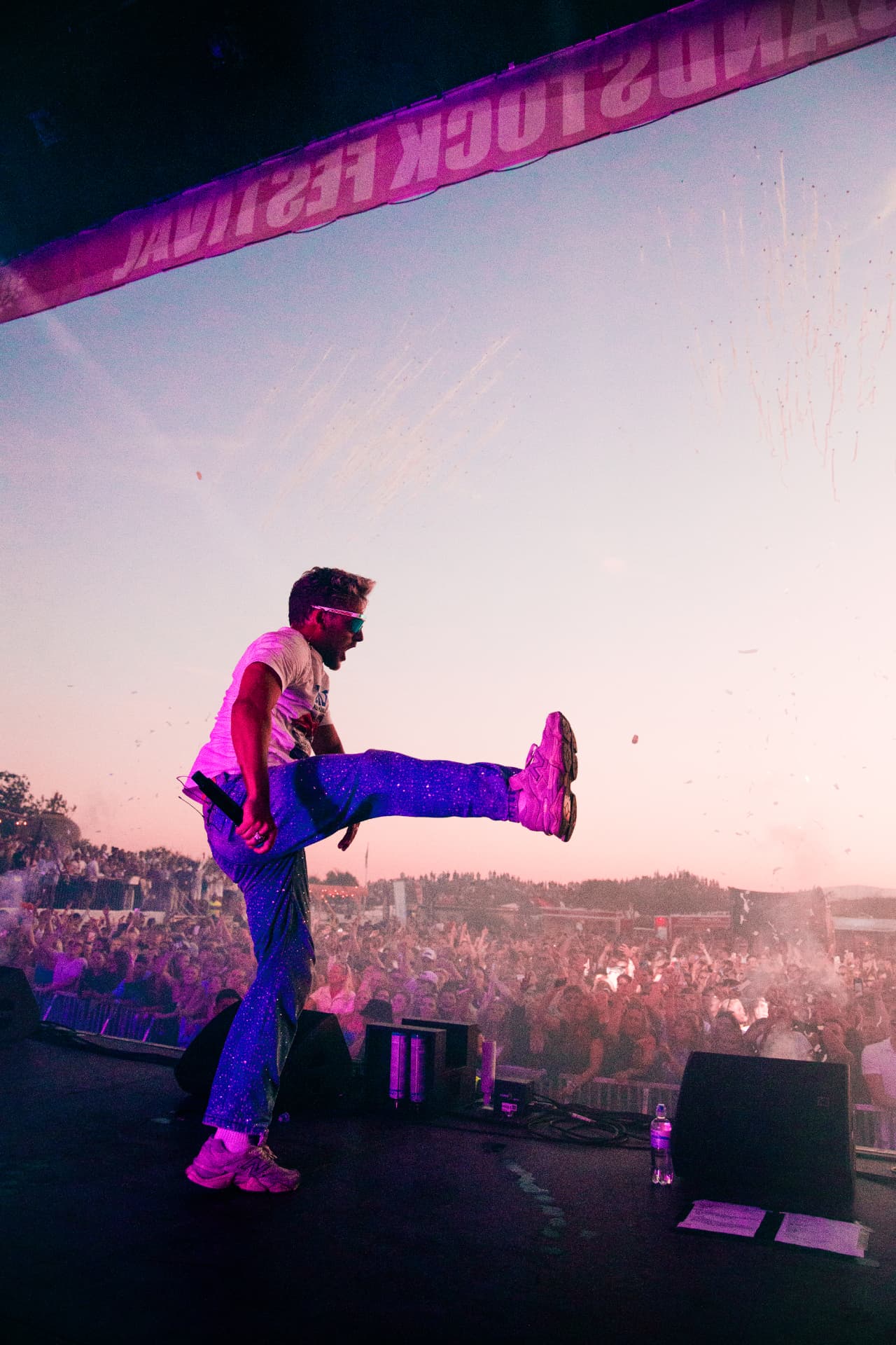 Atmospheric festival hospitality